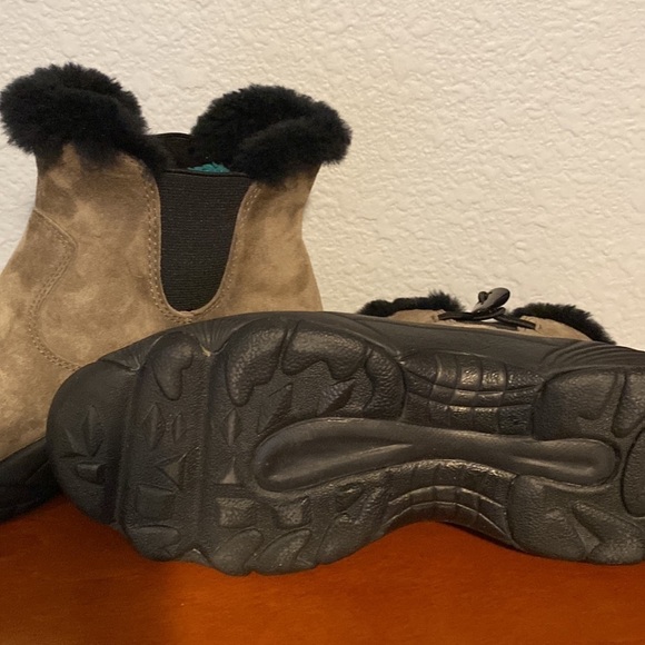 Women Proper Boot 🥾 leather upper color dark tan size 7 1/2 W(D) 👍🏽 - Picture 6 of 8